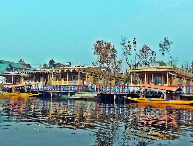 Kashmir Tour 5 Days 4 Nights