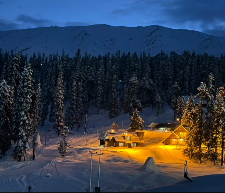 Kashmir Tour 7 Days 6 Nights Package